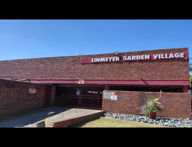 2 BEDROOM TOWNHOUSE FOR SALE IN THE HILL